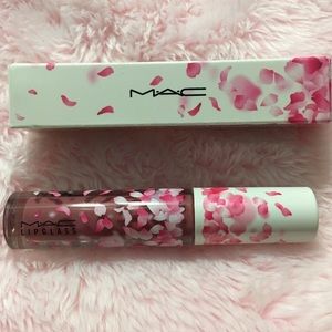 Authentic Mac lipgloss